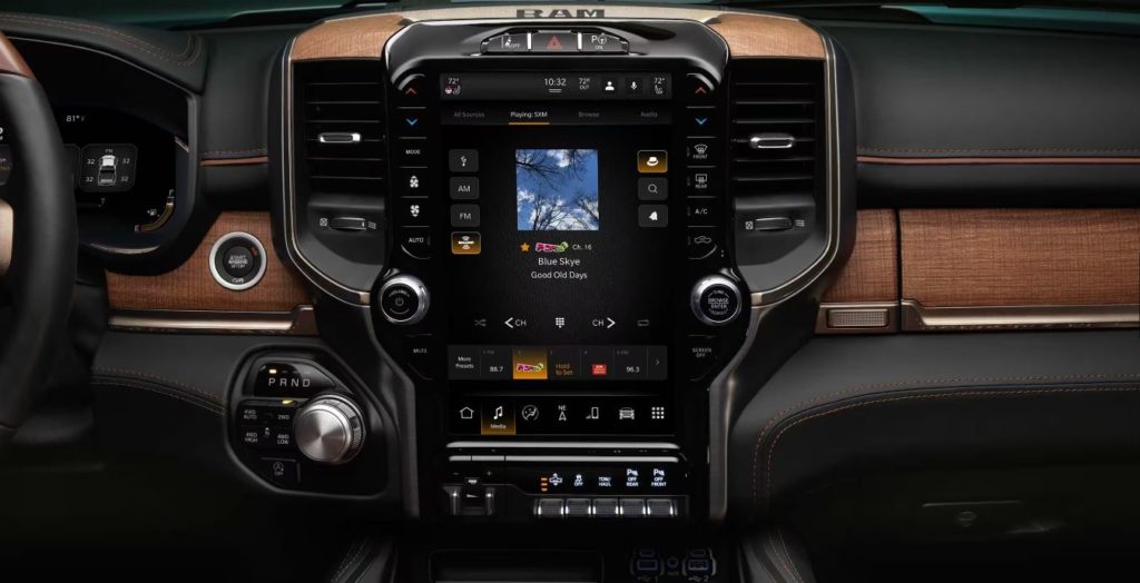 2023 ram 1500 interior infotainment