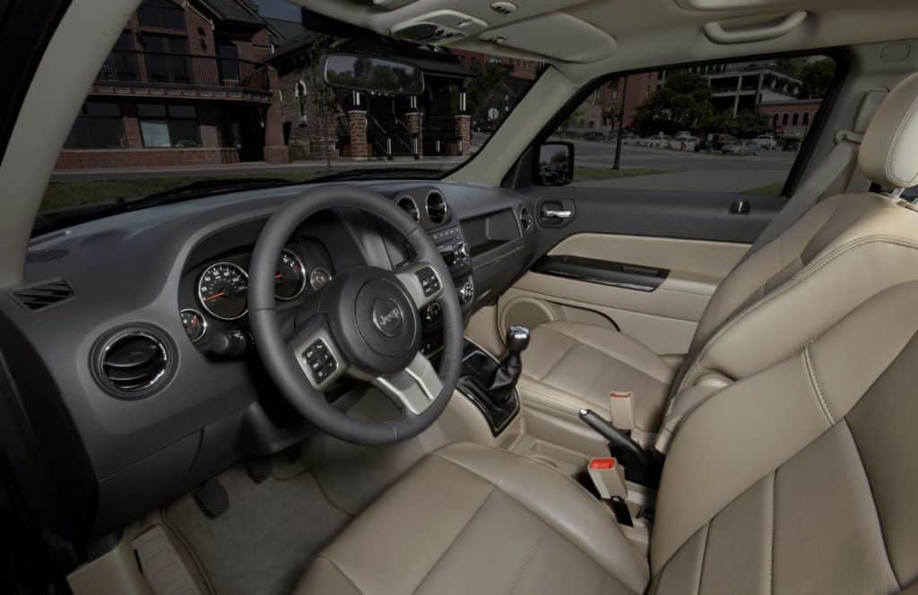 2017 Jeep Patriot interior front seats