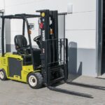 Outdoor forklift without Clear polycarbonate forklift windshield installed